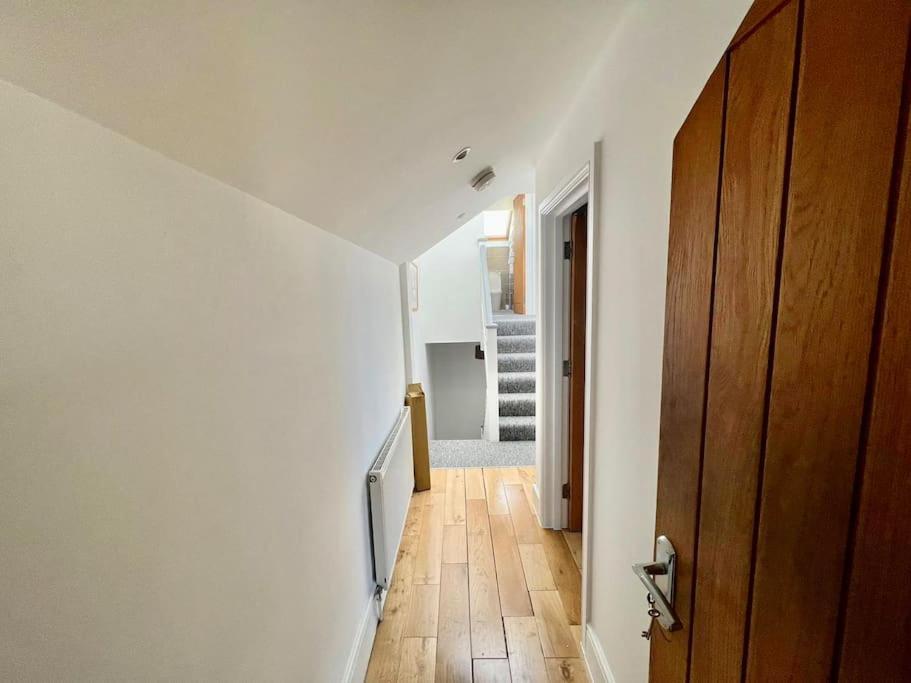 Lovely Two Bed Flat London Kültér fotó